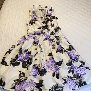 Beautiful Dress! Jessica Howard black and purple floral dress.